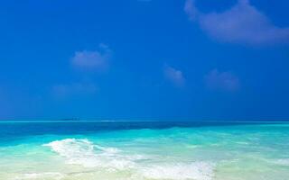 degradado de color en las islas de banco de arena madivaru finolhu rasdhoo atoll maldivas. foto