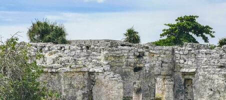 antiguo Tulum restos maya sitio templo pirámides artefactos paisaje México. foto