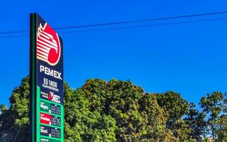 puerto escondido oaxaca mexico 2023 mexicano pemex tienda Tienda a pemex gasolina gas estación México. foto