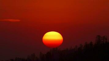 le coucher du soleil vue de le occidental bord de le séquoia nationale parc et san Joaquin vallée de scarabée Roche video