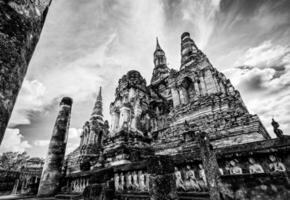 Wat Maha That in black and white color photo
