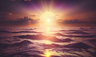 etéreo puesta de sol terminado el mar con Copiar espacio para texto foto