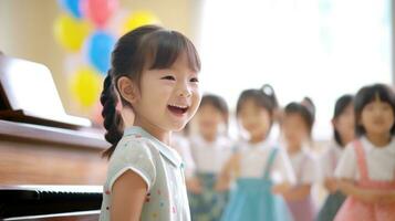 eurítmico música niños pequeños en un 2 años clase ai generado foto