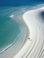 mujer playa arena paraíso Oceano mar espalda zumbido parte superior ver olas silencio serenidad zen tranquilidad foto