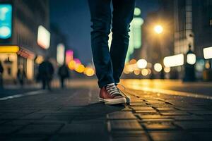 un persona caminando en un ciudad calle a noche foto