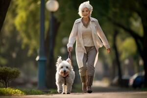 antiguo juguetón mujer caminando su perro en el parque en otoño día, ai generado foto