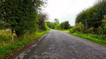 zomer weg reis door de Engels platteland video