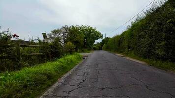 Sommer- Straße Ausflug durch das Englisch Landschaft video