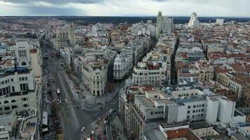 madrid antenn stadsbild med gran via och alcala gator, Spanien video