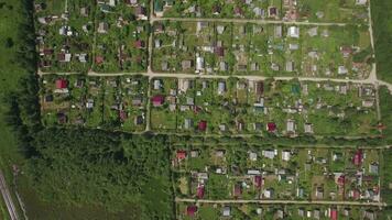 aérien vue de village Maisons dans Russie video