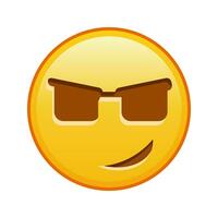 cara sonriente con gafas de sol de gran tamaño de emoji amarillo sonrisa vector