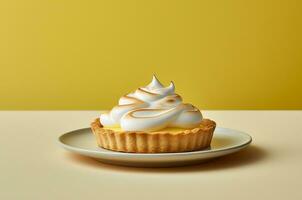 limón tarta con merengue en un amarillo antecedentes. generativo ai foto