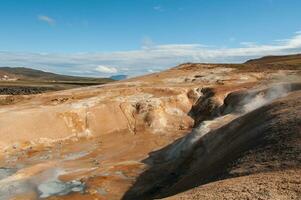 krafla es un volcánico sistema con un diámetro de aproximadamente 20 kilómetros situado en el región de mivatn, del Norte Islandia foto