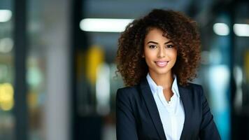 confidente africano americano mujer de negocios en elegante trabajo atuendo, ai generativo foto