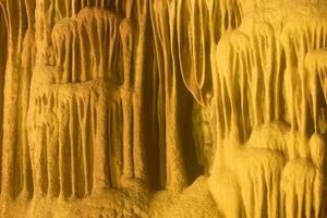 detalle de cuevas en el serra Delaware mira aire, en Portugal foto
