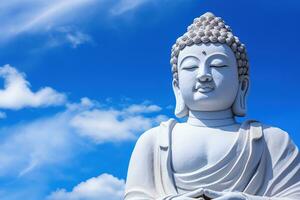 Buda estatua con azul cielo y nubes antecedentes ai generado foto