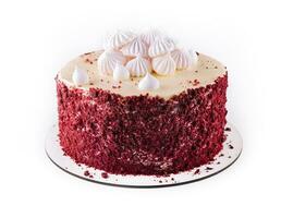 delicioso hecho en casa rojo terciopelo pastel con merengue foto