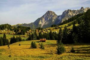 a mountain range photo