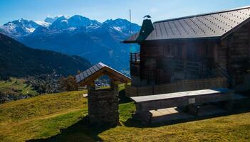 paysage des alpes suisse en automne photo