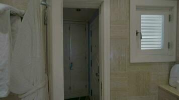 chiusura bagno porta nel il Hotel video