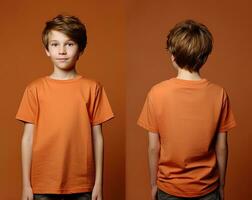 frente y espalda puntos de vista de un pequeño chico vistiendo un naranja camiseta. ai generado foto