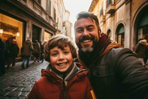 juguetón padre y hijo tomando selfie con inteligente teléfono en antiguo pueblo calle. generativo ai foto