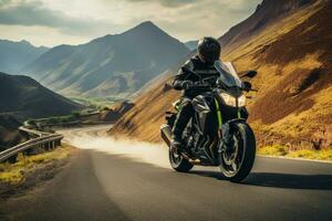un imagen de un jinete tomando un motocicleta mediante un escénico montaña camino, exhibiendo el armonía Entre hombre, máquina, y naturaleza. foto