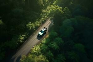 un aéreo ver de un coche conducción mediante un bosque. generativo ai foto