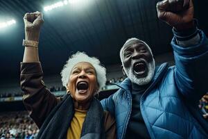 contento mayor Pareja negro retirado ,alegría en tu favorito futbol equipo, fútbol americano aficionados, a el fútbol americano estadio. creado con generativo ai. foto