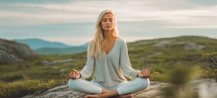 mujer haciendo yogo pacíficamente zen meditación, ai foto