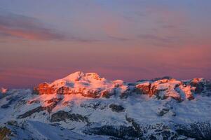 ver de el dolomitas montaña rango foto