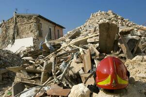 fotográfico documentación de el devastador terremoto en central Italia foto