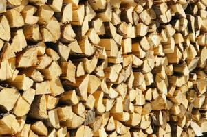 a pile of wood is shown in this photo