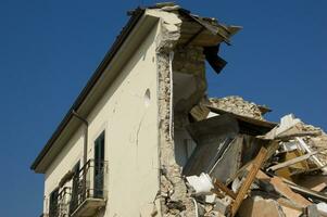 fotográfico documentación de el devastador terremoto en central Italia foto