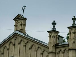 tempel sinagoga es un sinagoga en el kazimierz distrito de cracovia, Polonia. nublado clima. nublado. foto