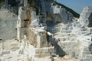 fotográfico documentación de un mármol cantera en carrara foto