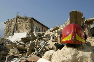 fotográfico documentación de el devastador terremoto en central Italia foto