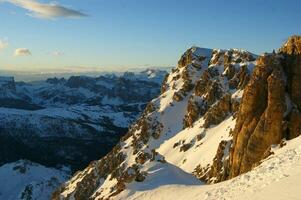 a snowy mountain photo