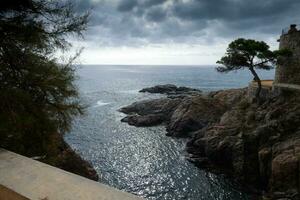 costa brava y ruta costera a lo largo de la escarpada costa del norte de cataluña, españa foto