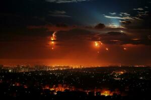Noche horizonte iluminado por bengalas durante militar operaciones en Israel foto