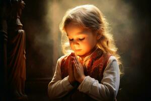 un pequeño niño Orando a dios.ai generativo foto