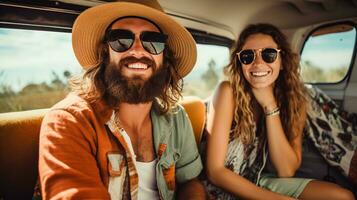 hipster Pareja y su perro disfrutando un cámping aventuras en un mini camioneta aventura, cámping en el genial al aire libre, creando perdurable recuerdos. generativo ai foto