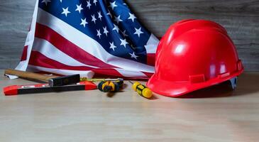 construcción y fabricación herramientas con patriótico, EE.UU, americano bandera foto