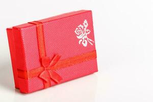 cajas de regalo sobre fondo blanco foto