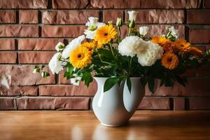un florero con blanco y naranja flores en un mesa. generado por ai foto