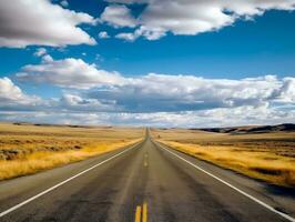 un abierto la carretera desapareciendo dentro el horizonte, capturar el sentido de interminable posibilidades durante el punto medio de un la carretera viaje generativo ai foto