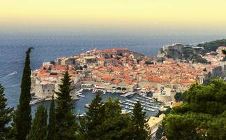 Dubrovnik antiguo ciudad en el adriático mar, sur dalmacia región, C foto