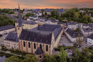 antiguo pueblo Luxemburgo ciudad desde parte superior ver foto