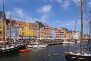 vistoso edificios de nyhavn en Copenhague, Dinamarca foto