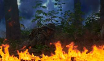 soldado en acción foto